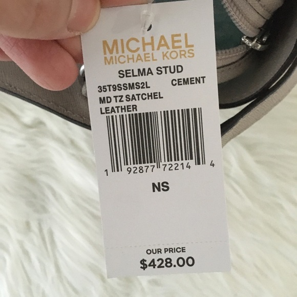 Last one✨Michael Kors MD studded Selma Satchel - Picture 7 of 8